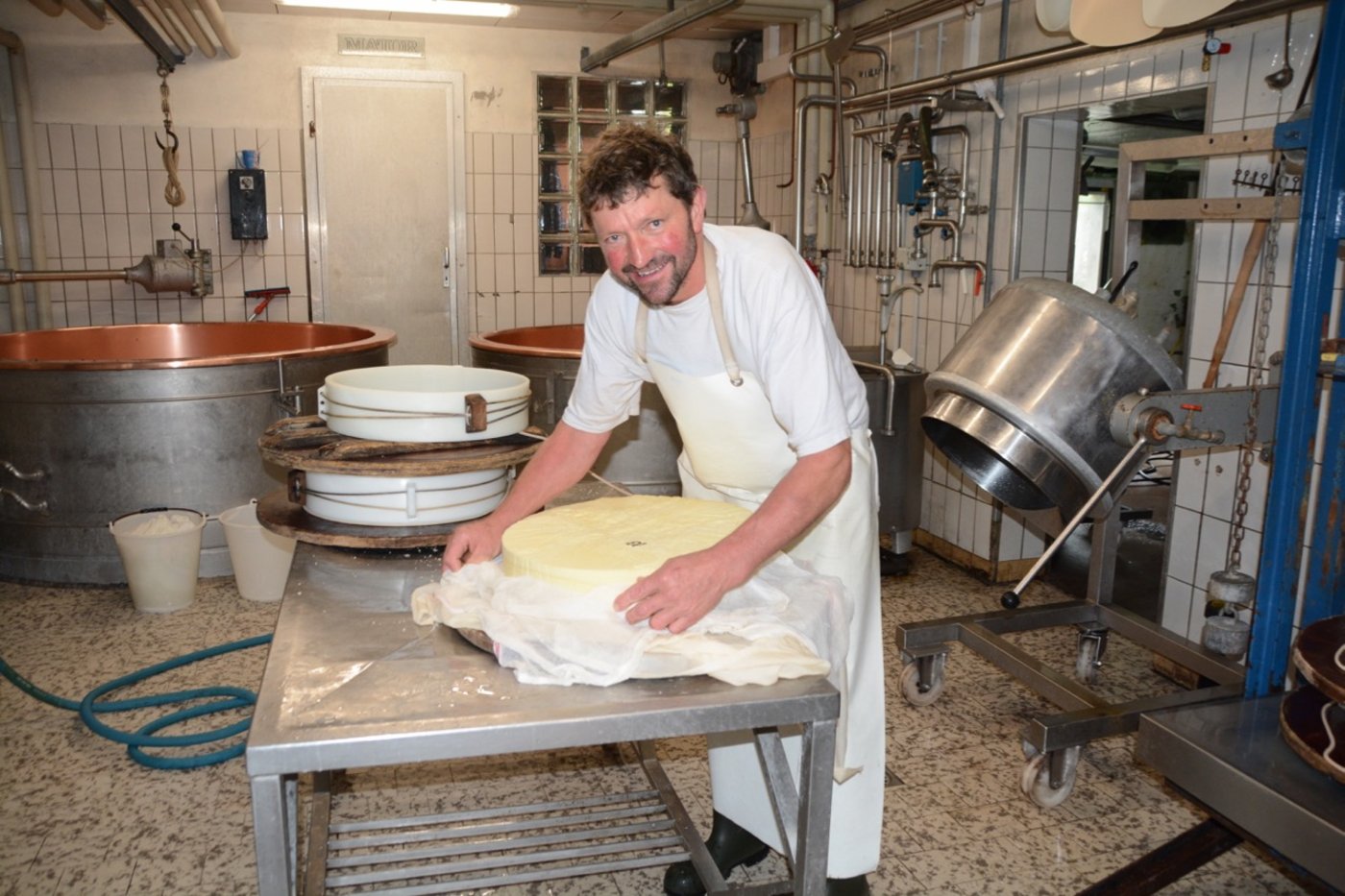 Zu Besuch beim besten Sbrinz-Alpkäser der Schweiz: Res Gut stellt rund 10 t Sbrinz pro Jahr her. (Bilder Josef Scherer)