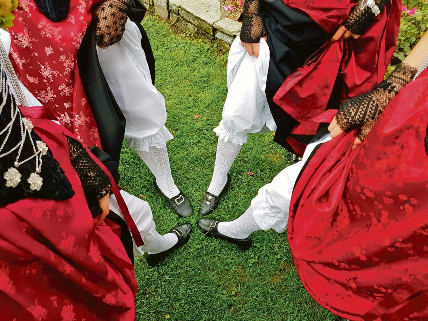 Singen und Tanzen täte gut, wenn man denn dürfte. Viele Proben werden abgesagt, auch Konzerte und Vorstellungen können nicht stattfinden. Das schadet der Kultur und dem Brauchtum. Der Bund eilt den Organisatoren nun mit Geldern zu Hilfe. (Bild Danielle Zaugg)