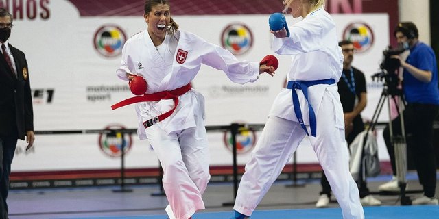 Unter den weiblichen Karatekas ist sie in der Schweiz die klare Nummer eins. Den Erfolg gibts nicht gratis – Fabienne Kaufmann (l.) trainiert bis zu 25 Stunden pro Woche.  