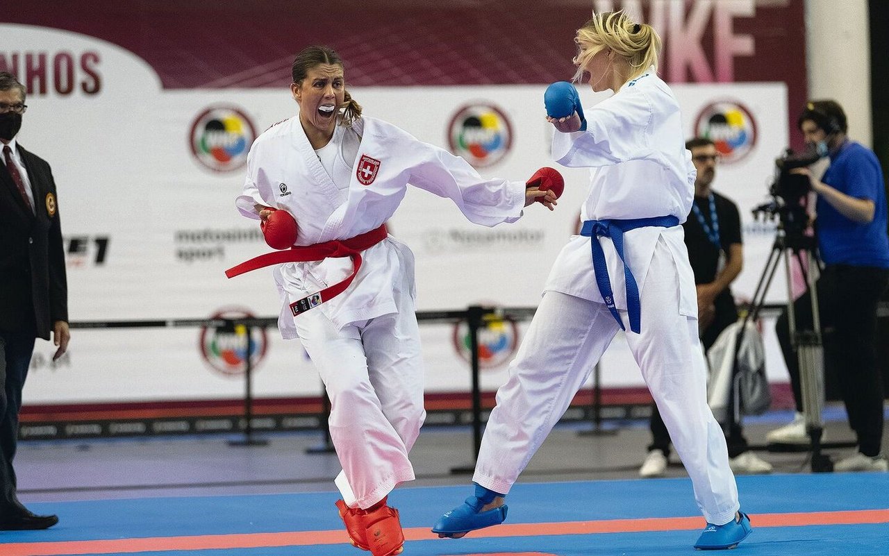 Unter den weiblichen Karatekas ist sie in der Schweiz die klare Nummer eins. Den Erfolg gibts nicht gratis – Fabienne Kaufmann (l.) trainiert bis zu 25 Stunden pro Woche. 