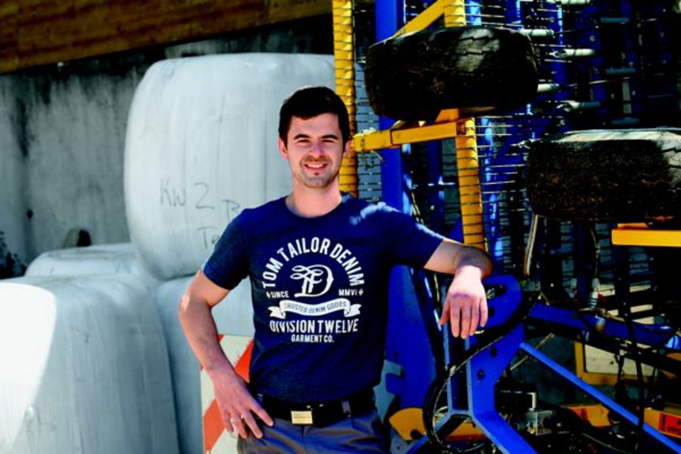 Tobias Speiser lernte erst Baumaschinenmechaniker, dann Landwirt. (Bild SBV)