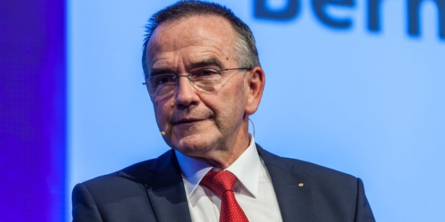 «Es sollte jetzt jedem Schweizer und jeder Schweizerin klar sein, dass wir eine effiziente unabhängige Landwirtschaft für eine ausreichende Selbstversorgung in Krisenzeiten benötigen», sagt SLV-Präsident Jürg Minger. (Bild: pd)