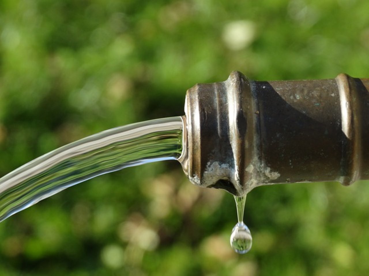 Aus heutiger Sicht seien andere Verunreinigungen im Trinkwasser bedeutender, als der Mikroplastik. (Bild Pixabay)