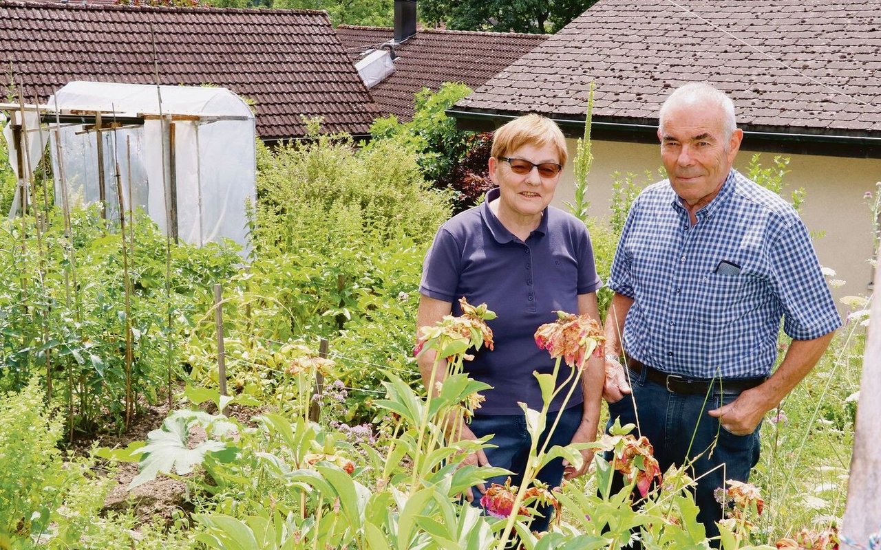 Paul Müri und seine Lebenspartnerin Trudi pflegen einen Garten, der für Menschen und Insekten ergiebig ist.