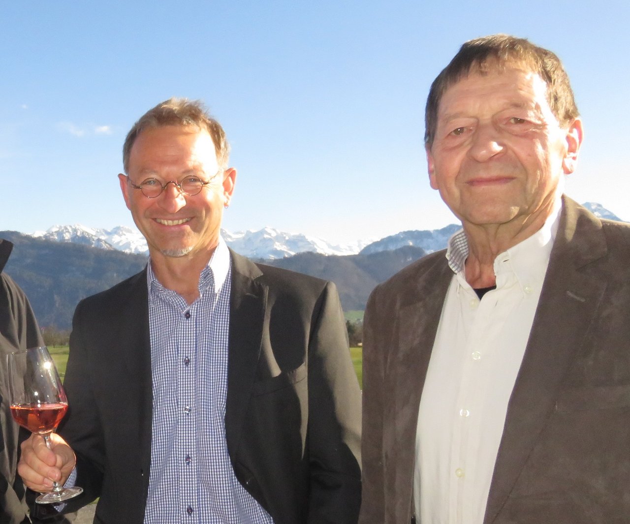 Präsident Peter Krummenacher (l.) und Gründerpräsident Karl Schmidli vom Zentralschweizer Weinbauverein. (Bilder Josef Scherer)