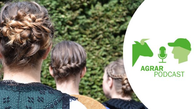 Die achte Episode des AgrarPodcast – was ist grün-rot und steht am Berg? Flechtfrisuren zum Tag der Tracht in drei Variationen. Mehr dazu gibt es in der achten Episode des AgrarPodcasts (Bild: BauernZeitung/Jeanne Woodtli)