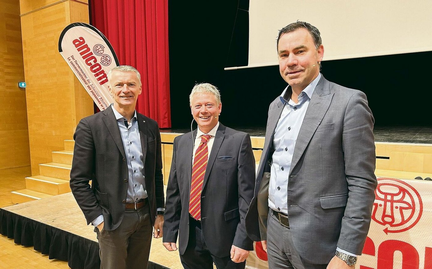 Mit dabei waren Peter Bruhin (Verwaltungsrat Anicom), Regionalausschuss-Präsident Cyrill Schildknecht und Martin Rufer  (v. l.). 