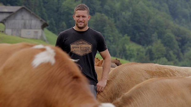 Schwingende Bauern: Marcel Mathis (Folge 3) Marcel Mathis erscheint auf den ersten Blick etwas wortkarg. Doch der Schein trügt. Während des Interviewtermins kommt er recht ins Plaudern. (Bilder Flavian Cajacob)