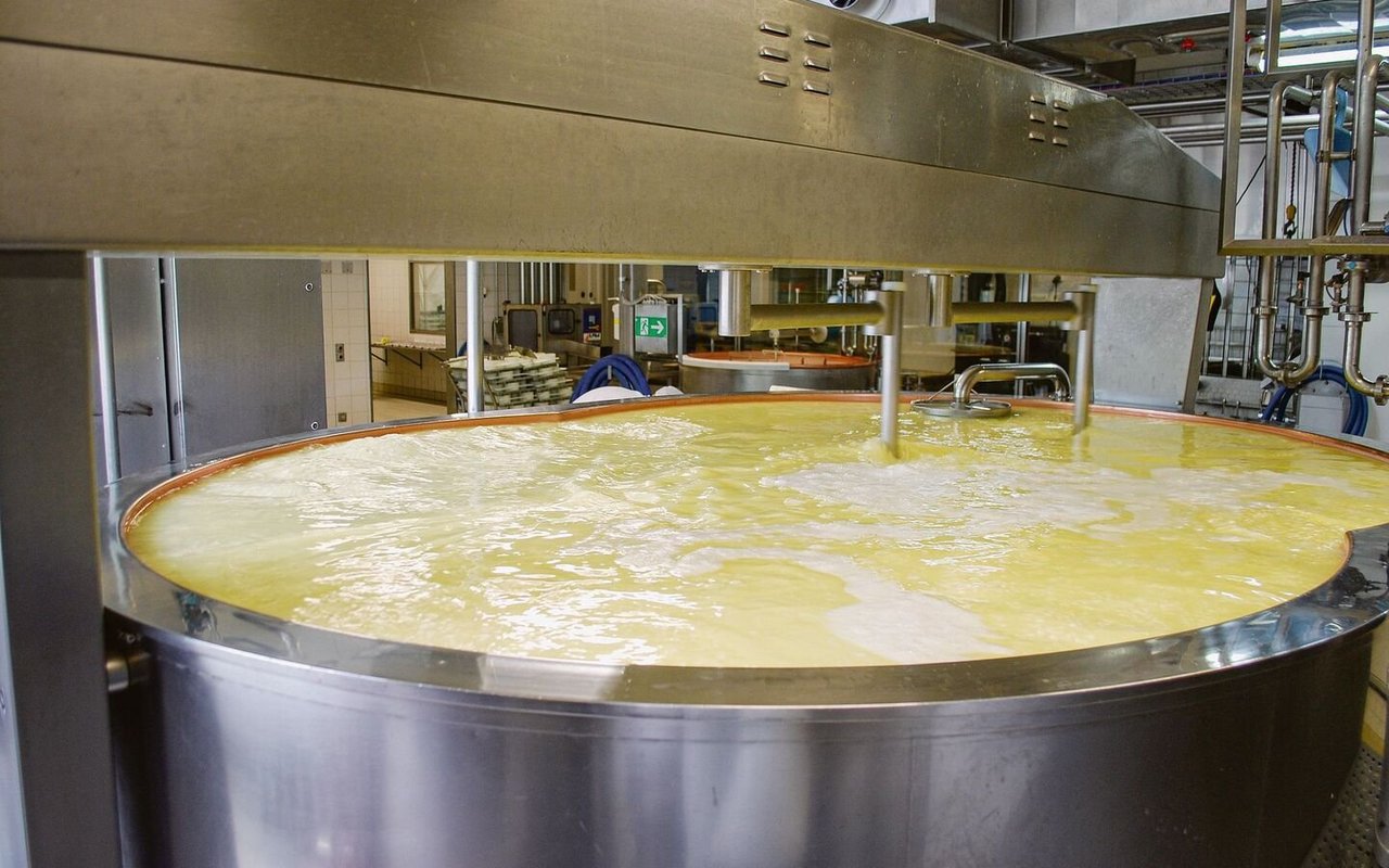 Das Kessi war auch schon voller: Die Zahl der Umsteiger von Käserei- auf Industriemilch ist nicht detailliert bekannt, aber diverse Gründe haben viele zum Umstieg bewegt.