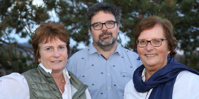 Die neue SchuB-Präsidentin Andrea Bory (l.) mit Vorgängerin Madeleine Murenzi und Andreas Reichmuth (Geschäftsstelle). (Bild lid)