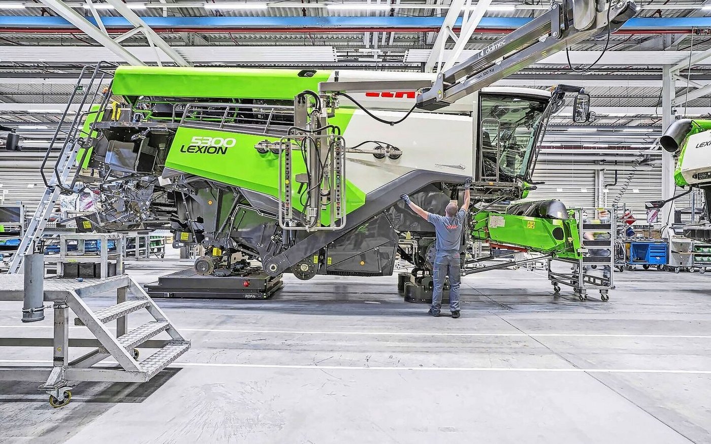Der Landtechnikhersteller Claas hat ein schwieriges Jahr hinter sich. Am Stammsitz in Harsewinkel (D) müssen nun erneut Beschäftigte in Kurzarbeit gehen.