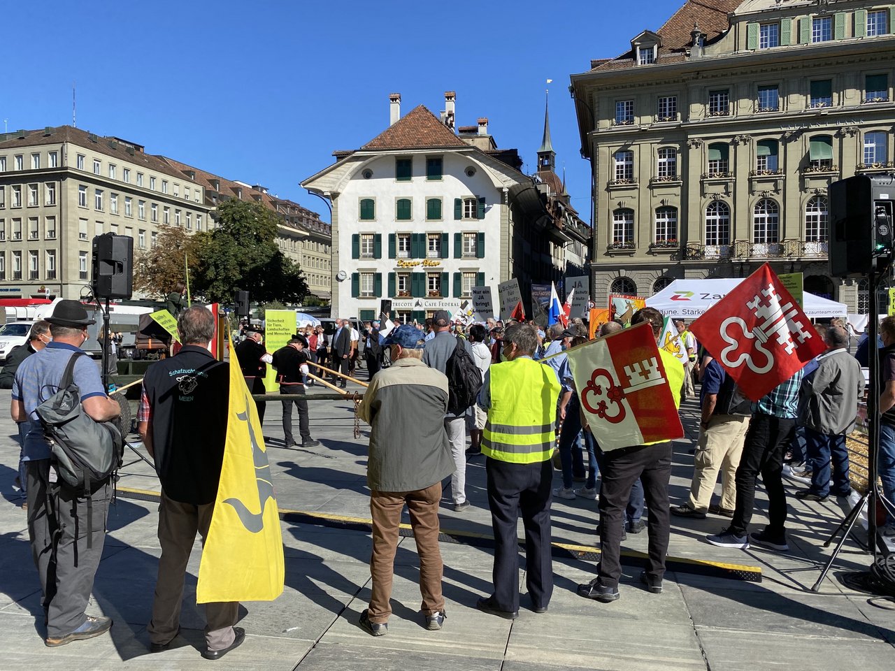 Befürworterinnen und Befürworter aus dem ganzen Land reisten für die Manifestation nach Bern. (Bild lja)