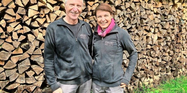 Peter und Corinne Dietschweiler freuen sich auf das 10-jährige Jubiläum des Vereins Köhlerei Andelbach. 