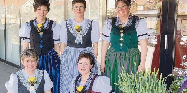 Der Kantonalvorstand (v. l. n. r.): Margrit Holderegger (sitzend), Rita Buff, Heidi Frischknecht, Vizepräsidentin Ruth Tanner (sitzend) sowie Präsidentin Simone Bischofberger.