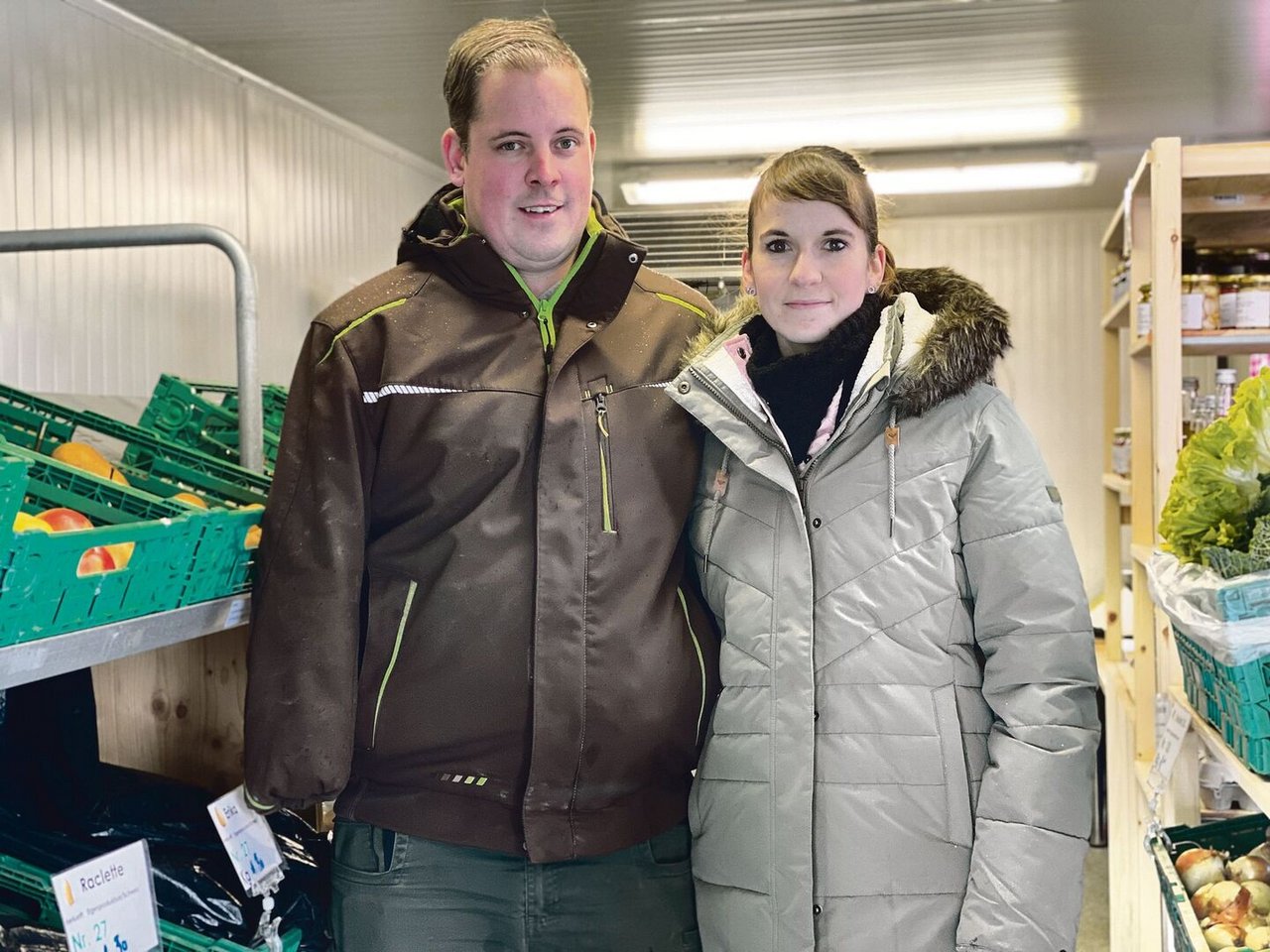 Sabrina Gutknecht betreibt auf dem elterlichen Betrieb einen Hofladen. Auch ihr Partner könnte sich das an seinem Standort in Murten vorstellen, wenn Aufwand und Ertrag stimmen.