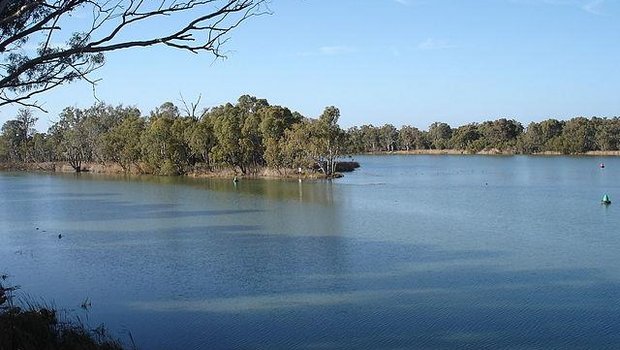 Das Phänomen passiert im australischen Darling River. (Bilder Wikimedia)