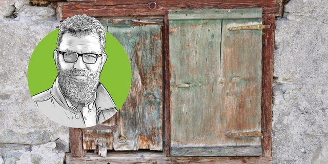 Symbolbild einer Stalltüre und Porträt von Jürg Vollmer.