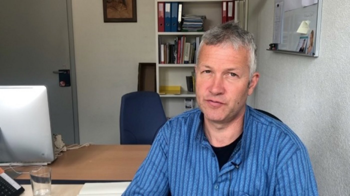 Testet für die BauernZeitung das neue Agate: Landwirt Peter Aeschlimann. (Bild jw)