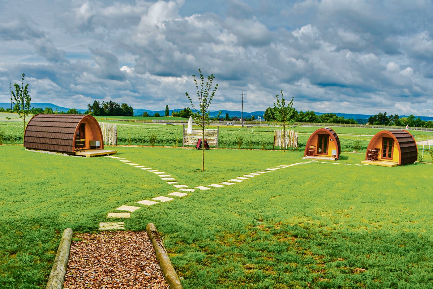 Auf dem Glamping-Platz der Familie Keller in Uhwiesen stehen drei Pod-Campinghäuschen. Im nächsten Jahr soll eine weiteres dazu kommen. 