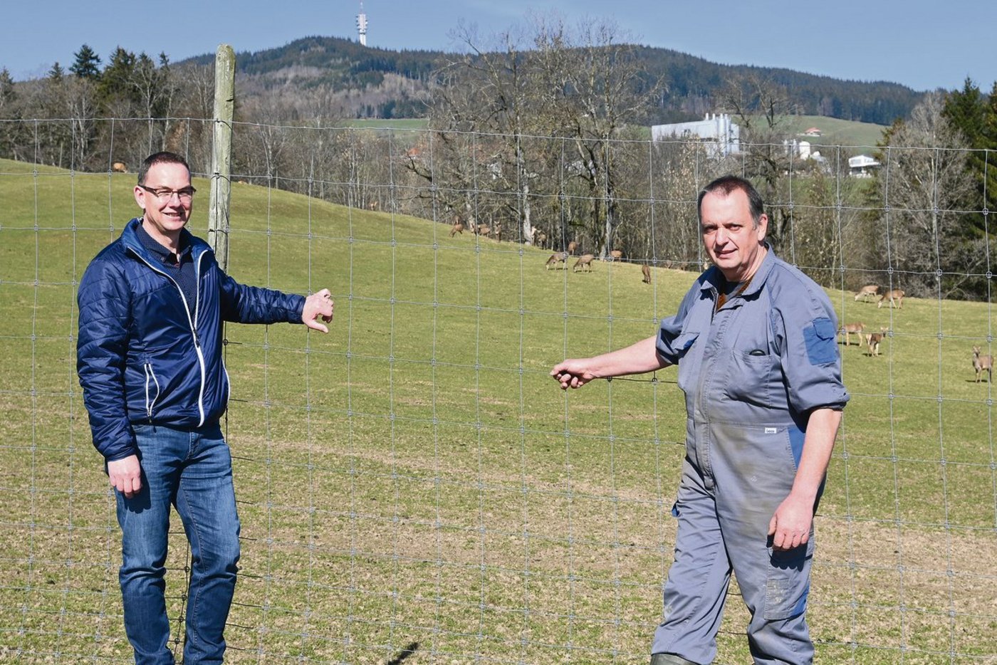 Laurent Guisolan (l.), Verantwortlicher für Grangeneuves Landwirtschaftsbetriebe und Jean-François Hayoz, Bewirtschafter.