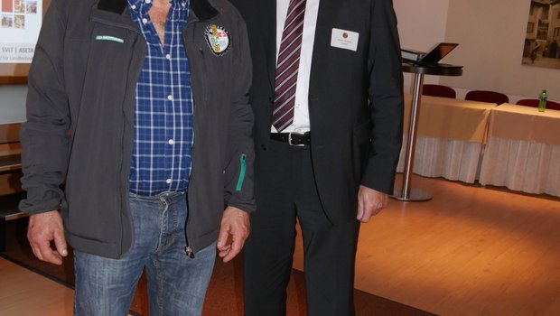 Das neue Ehrenmitglied Robert Zurkinden (links) und SVLT-Präsident Werner Salzmann. (Bild zVg)