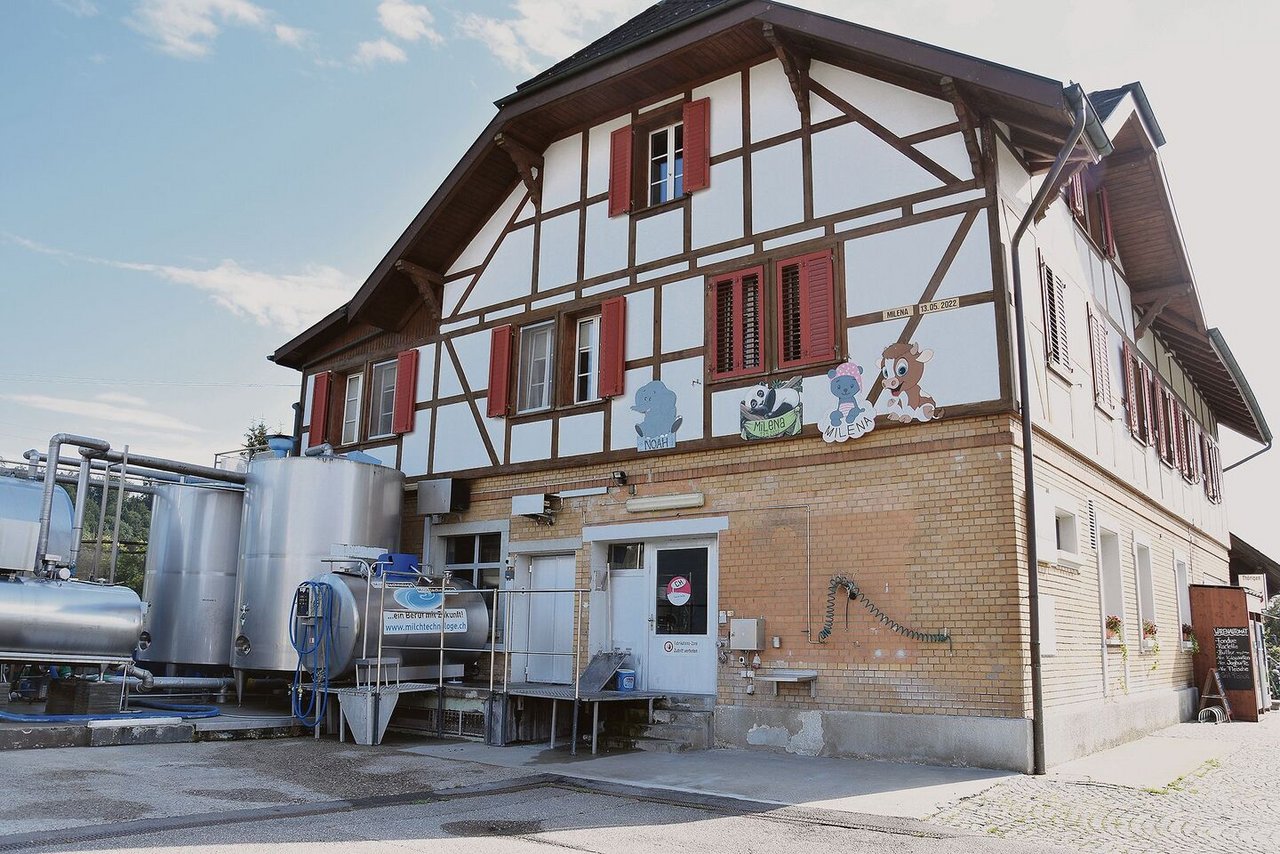 Die Käserei in Thörigen gehört zum Dorfbild. Neben Emmentaler AOP werden auch verschiedene Spezialitäten hergestellt. 