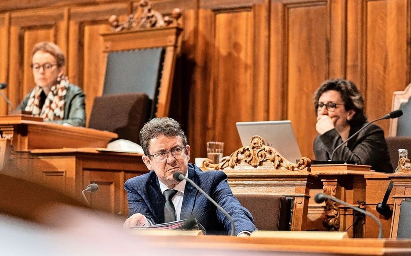 Albert Rösti erklärte die Haltung des Bundesrats zu einem Vorschlag gegen den Mangel an Herdenschutzhunden.