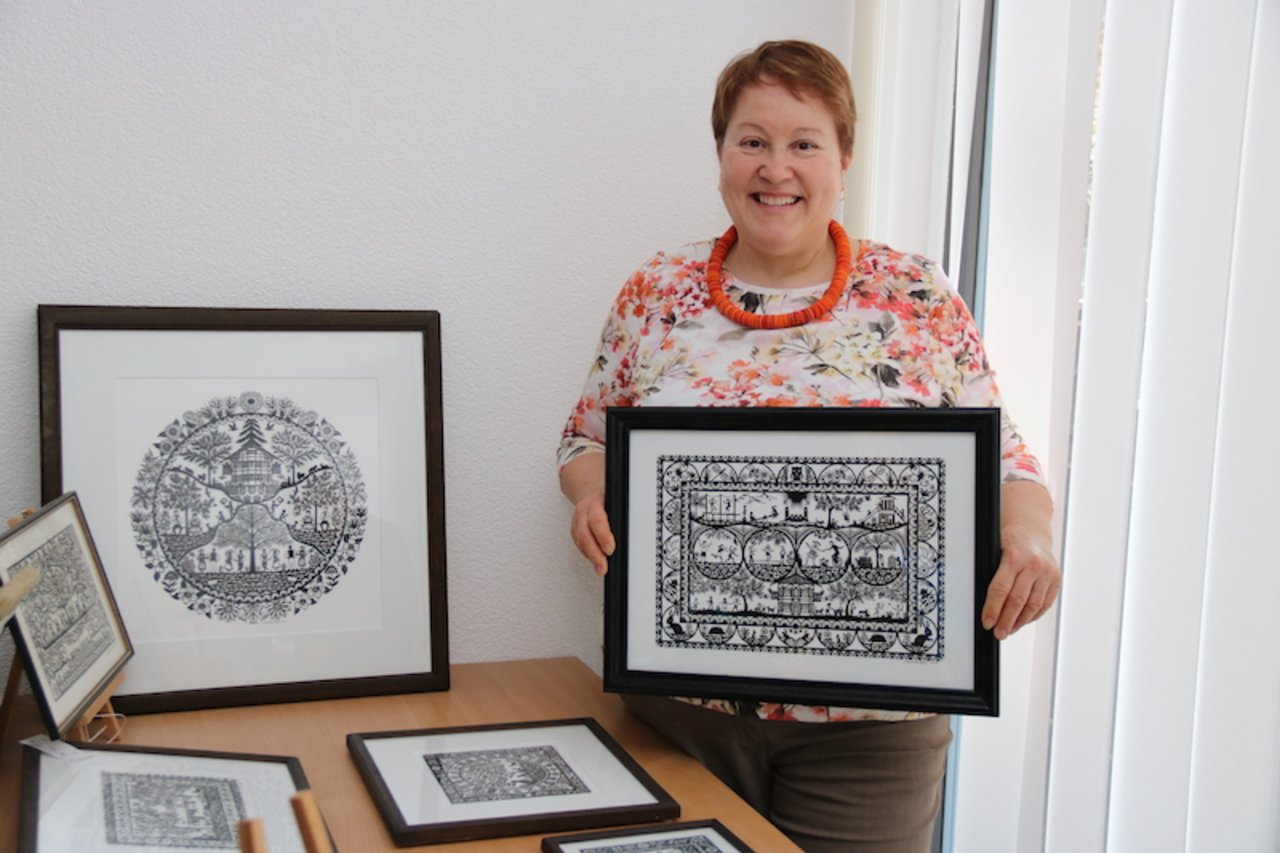 Susanne Gygax wuchs in einer nichtbäuerlichen Familie in Burgdorf BE auf. Sie ist gelernte Textilentwerferin mit Weiterbildung als Facharbeiterin für Textiltechnik (Schaftweberei) und diplomierte Bäuerin. (Bild Benildis Bentolila)