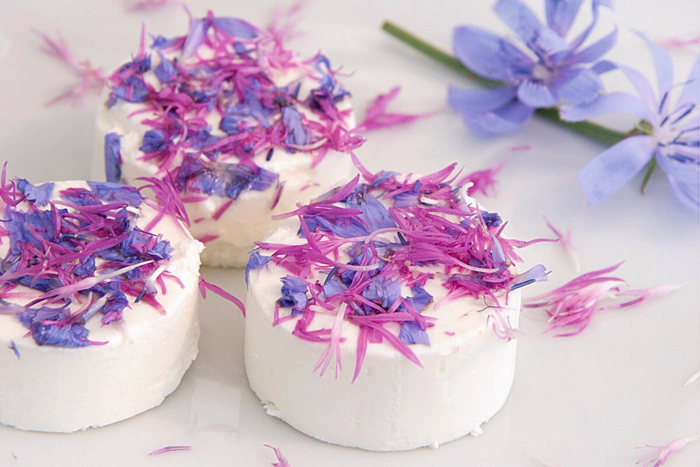 Blumen und Blüten eignen sich auch für die Küche (Bild: Flora-Press)