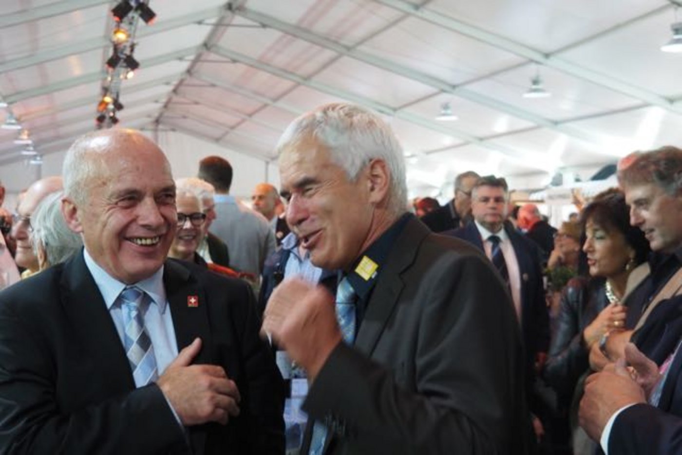 Bundesrat Ueli Maurer (links) im Gespräch mit ZBV-Präsident Hans Frei.