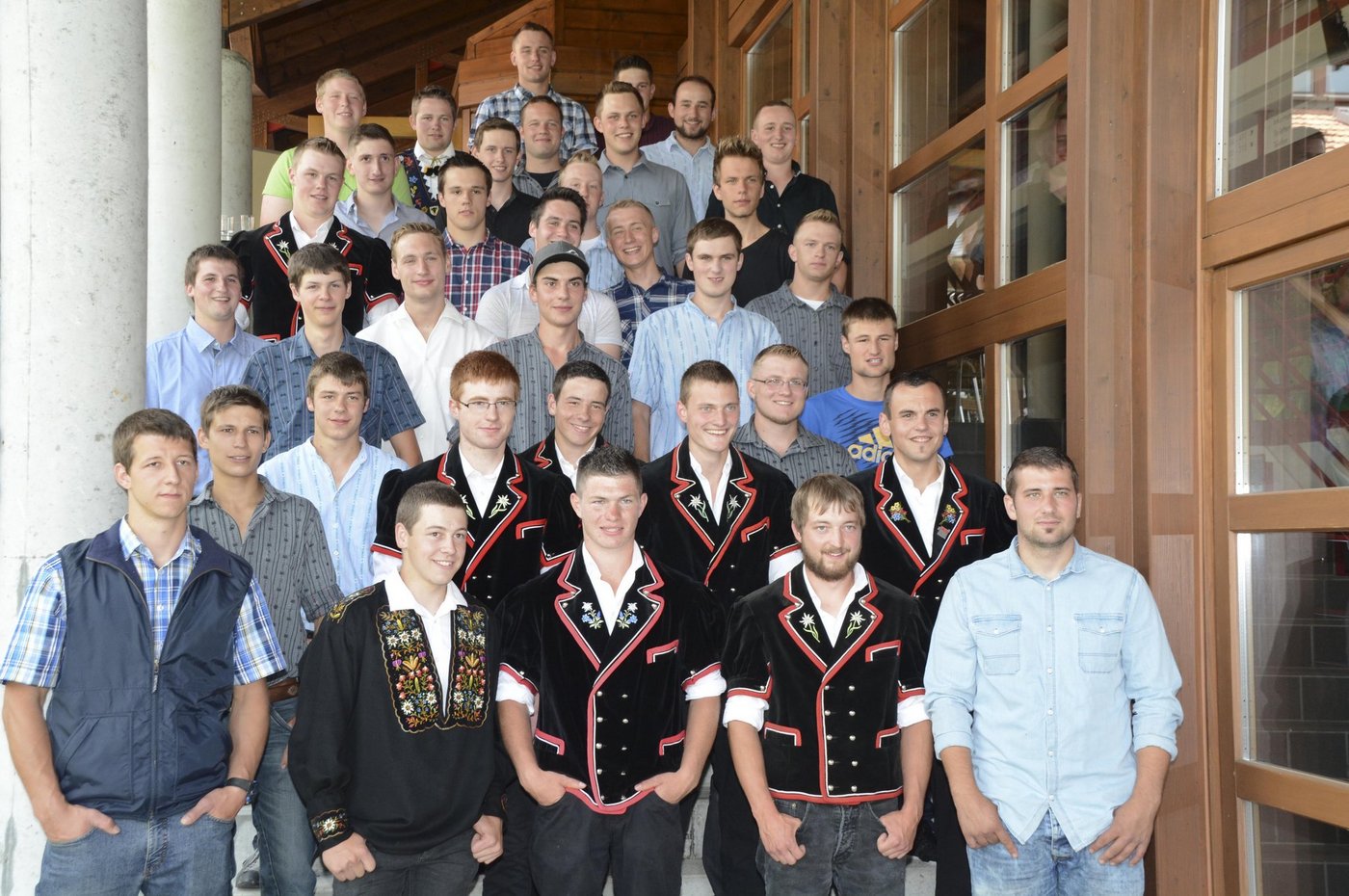 Die Klassen A und B der Grundbildung Landwirt EFZ, 14 von ihnen sind Zweitausbildner. (Bilder Andrea Gysin)