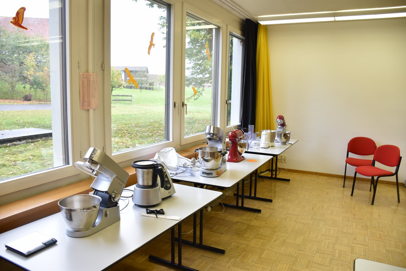 Die Testmaschinen stehen in Reih und Glied und sind für den Test bereit.