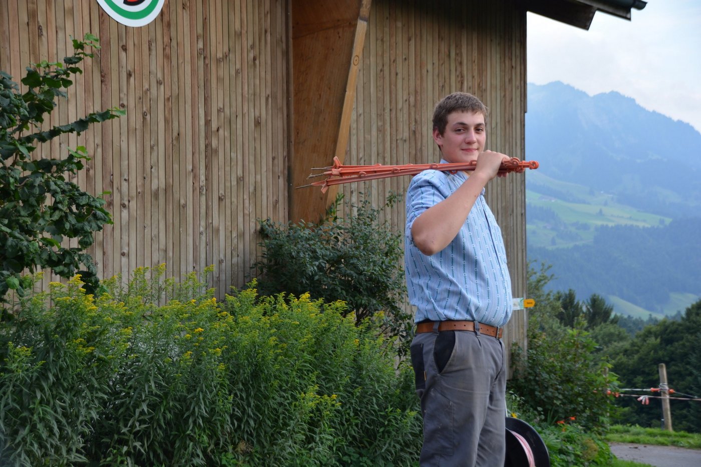 "Müde aber zufrieden": Jérôme Deillon nach dem ersten Arbeitstag. (Bild Armin Emmenegger)