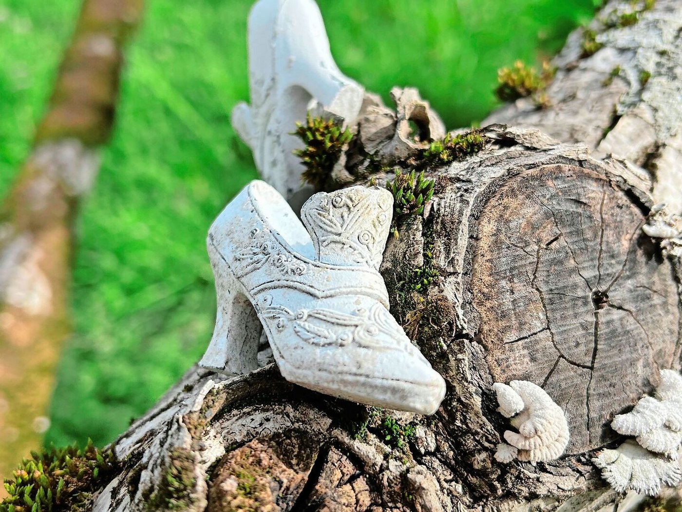 In Manuela Mansers Elfengarten gibt es an allen Ecken und Enden etwas zu entdecken.