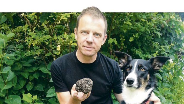 Stefan Spahr ist Präsident des Vereins Trüffelproduzenten Schweiz und und erntet seit 2015 eigene Trüffel von einem Selbstversuch mit 120 Bäumen. (Bild zVg)