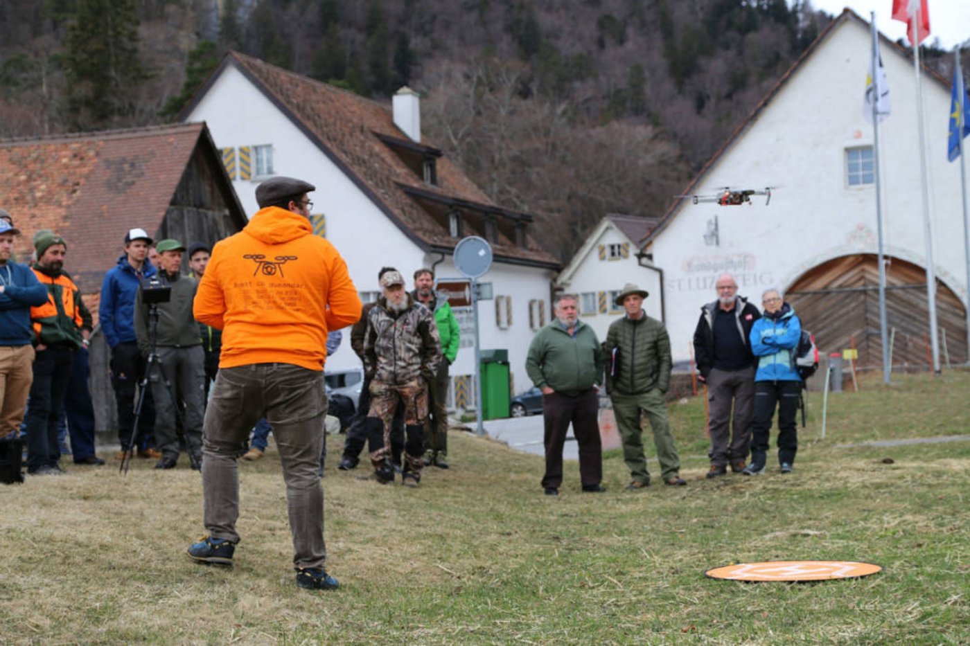 Drohnen kommen als Ergänzung zur konventionellen Verblendungsmethode zum Einsatz. (Bildquelle: Amt für Jagd und Fischerei GR)