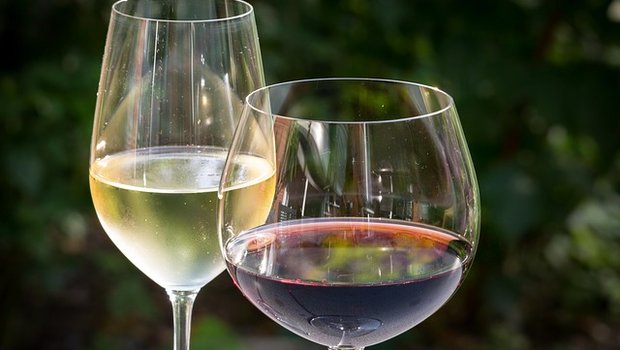 25,5 Millionen Kilo roter und 20,3 Millionen Kilo weisser Wein wurden 2019 eingekellert. (Bild Pixabay)