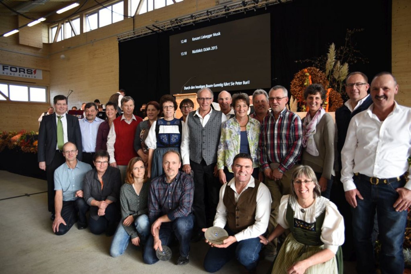 Die anlässlich des Buuresunntig geehrten Berufsbildner mit LZ Liebegg-Direktor Hansruedi Häfliger (links).