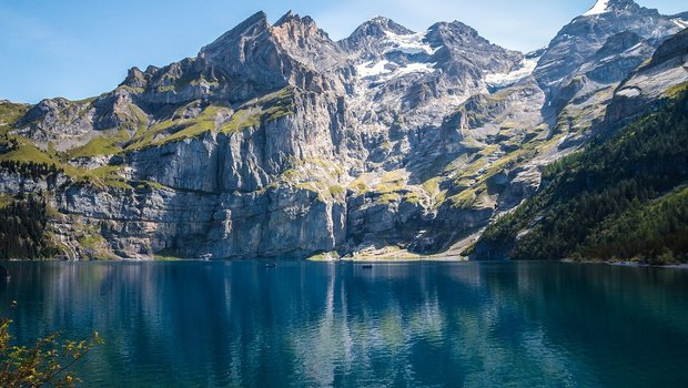 Beim Gewässerschutz in der Schweiz sieht die OECD Nachholbedarf (im Bild der Oeschinensee). (Bild Pixabay)