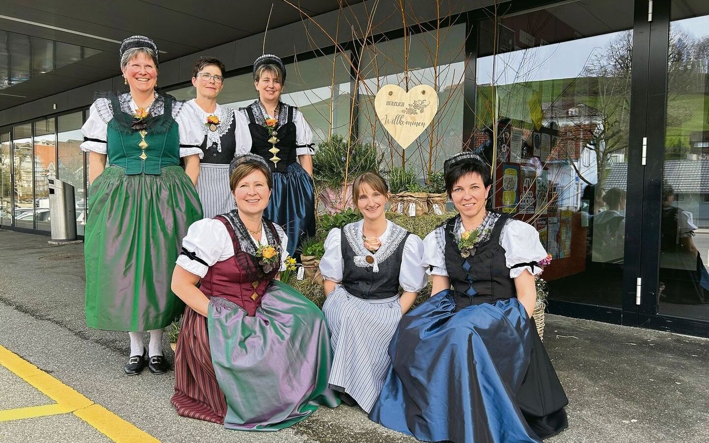Simone Bischofberger, Heidi Frischknecht, Margrit Holderegger (hinten v. l.), Ruth Tanner, Corinne Stricker und Rita Buff (vorne v. l.)