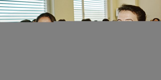 Bleistiftbeissen lockert die (Gesichts-)Muskeln und stärkt das Immunsystem.(Bilder Erika Lüscher)