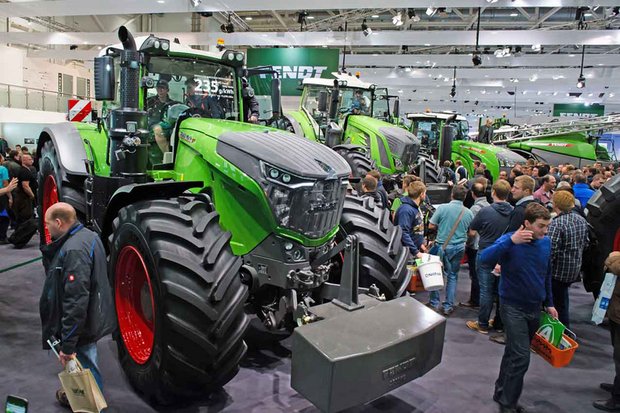 450'000 Besucher an der Agritechnica Gross, grösser, am grössten: An der Agritechnica gibt es unter anderem die neuesten Traktoren zu sehen. (Bild DLG)