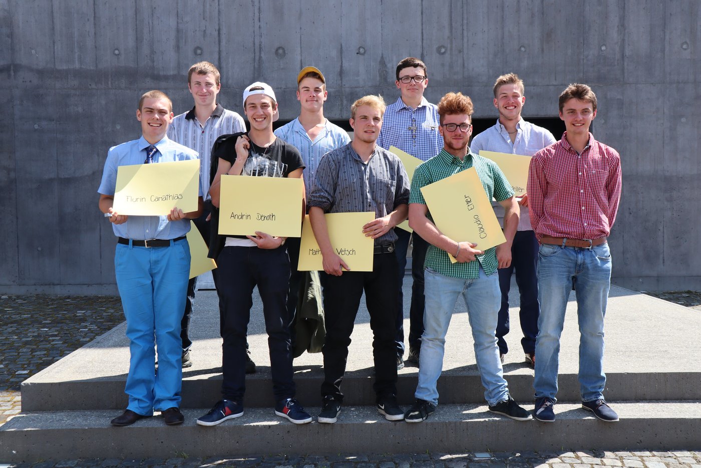 Das sind die Landwirte die ihre Ausbildung mit einem Berufsattest abgeschlossen haben.