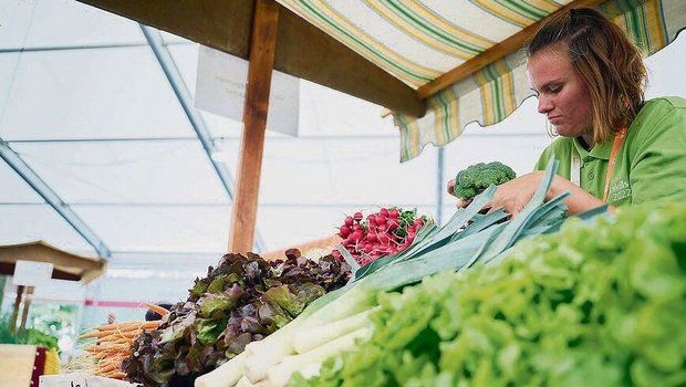 Nicole Schneider im Wettkampf «Herrichten eines Marktstandes» an den Swiss Skills.