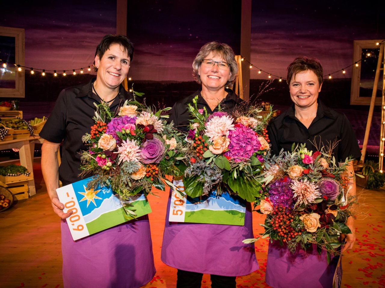 Die drei Gewinnerinnen Monika Knellwolf, Marlise Baur und Brigitte Wegmüller (v.l.n.r.) konnten auch ihre Mitstreiterinnen schlussendlich mit ihrer Kochkunst überzeugen. (Bild/srf)
