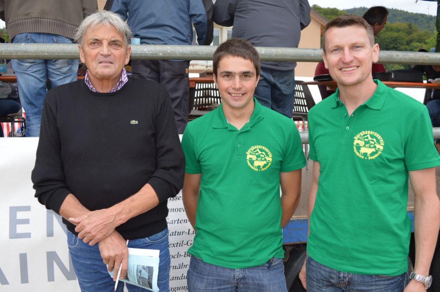 Bekannte Gesichter an der 31. Zuchtviehauktion in Langenbruck (v. l. n. r.): Alois Wyss, Gantrufer; Thomas Bader, OK-Präsident, und Thomas Portmann, Präsident des Bergbauernvereins Langenbruck und Umgebung.
