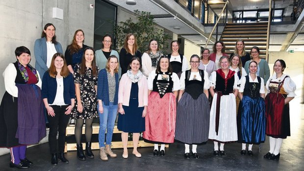 Die eindrückliche Zahl von 24 Luzerner Frauen und einem Mann (nicht auf dem Bild) absolvierten erfolgreich die Berufsprüfung und wurden dafür am vergangenen Samstag in Zollikofen ausgezeichnet.