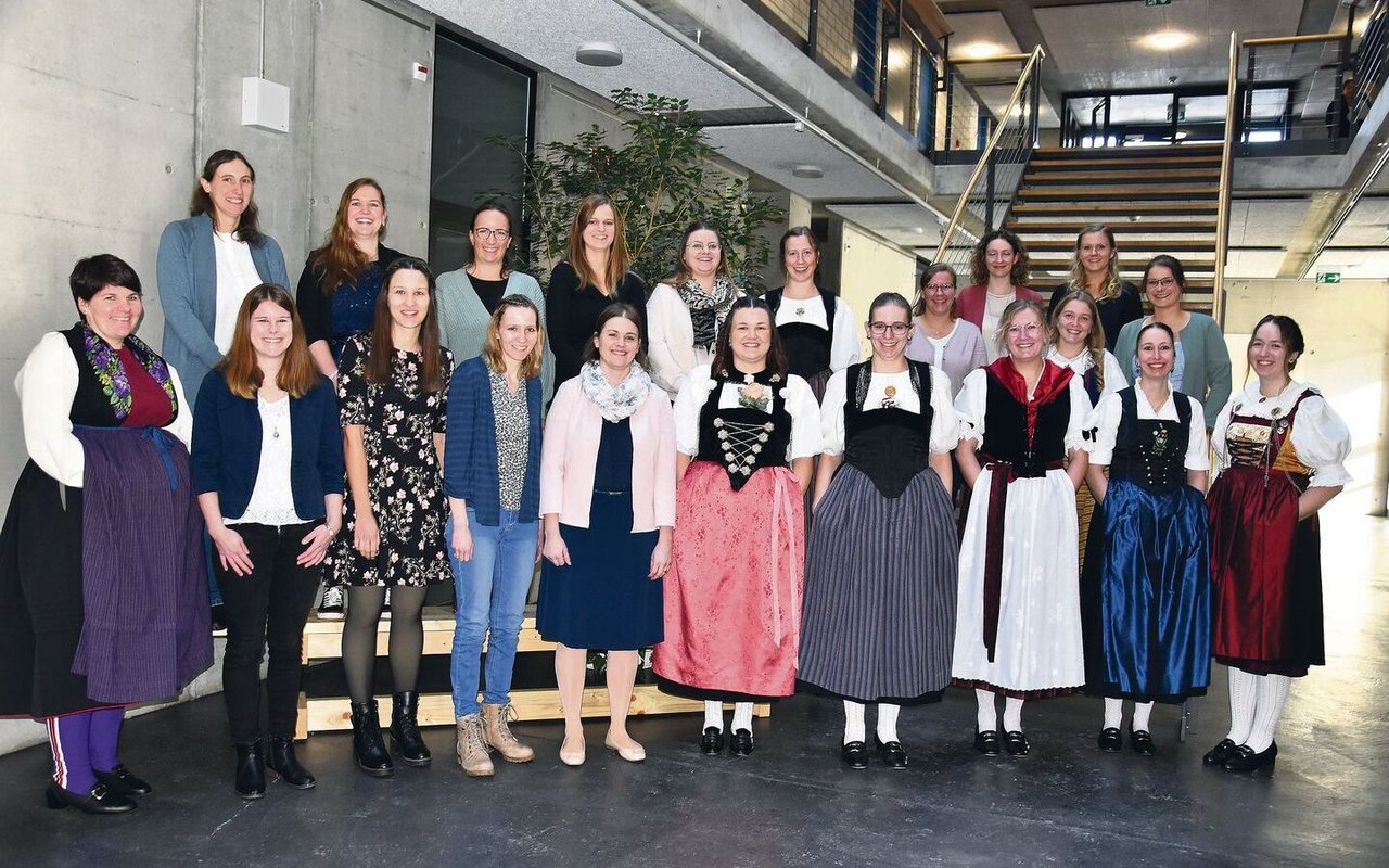 Die eindrückliche Zahl von 24 Luzerner Frauen und einem Mann (nicht auf dem Bild) absolvierten erfolgreich die Berufsprüfung und wurden dafür am vergangenen Samstag in Zollikofen ausgezeichnet.