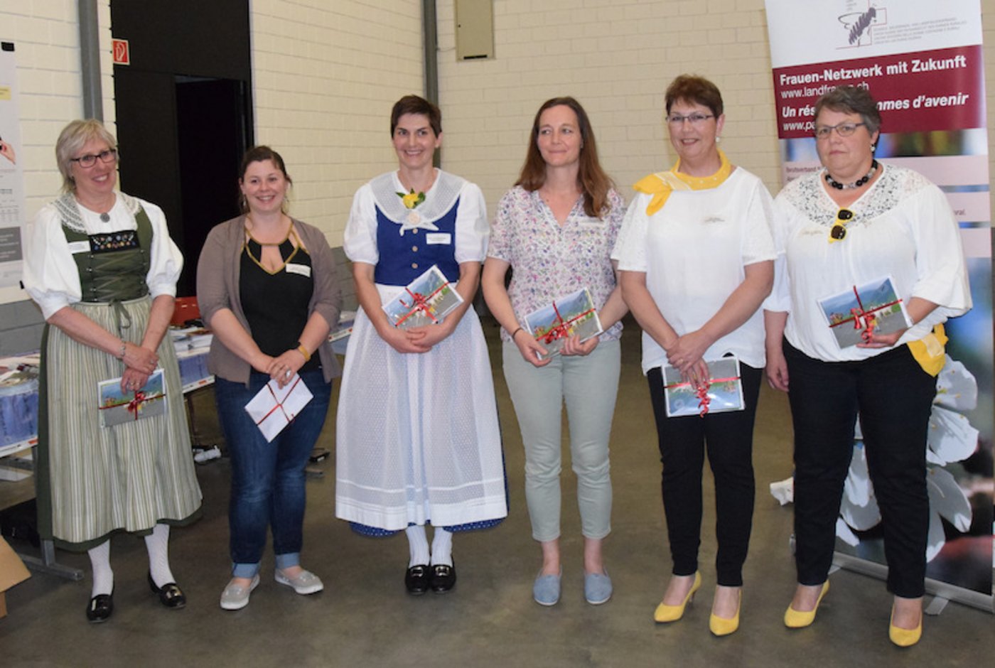 Neu gewählt wurden (v.ln.r) Helen Schreiber, Kommission Familien- und Sozialpolitik, Murielle Chassot, Präsidentin Association Fribourgeoise des Paysannes, Anne-Catherine Gerber, neue Kommission Bildung Bäuerin, Verband Schaffhauser Landfrauen, Co-Präsidentinnen Vrony de Quervain und Unni Stamm.