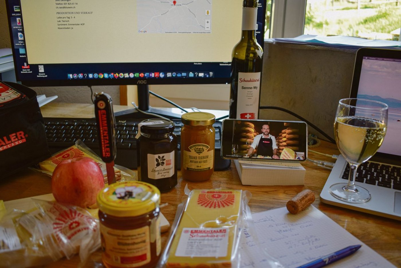 Homeoffice einmal anders: Emmentaler Switzerland verführte Journalisten via Bildschirm zu einer kulinarischen Genussreise durch die Käsekeller des Emmentalers AOP.(Bild Daniela Joder)
